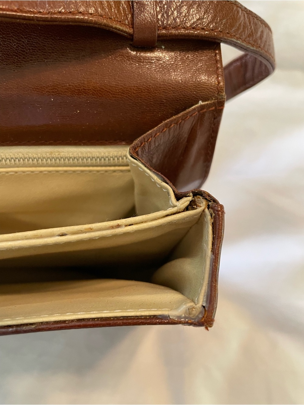 RARE Vintage Bally Leather Flap Crossbody/Shoulder Bag - Picture 10 of 12